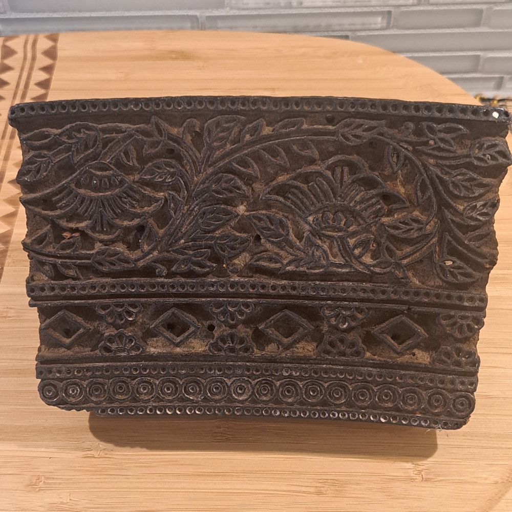Vtg Hand Carved Wood Printing Block with Flower Pattern 6" x 4"